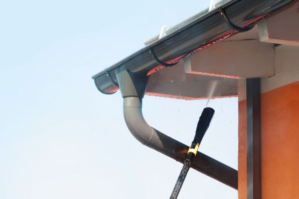 Eaves Power Washing in Daytona Beach